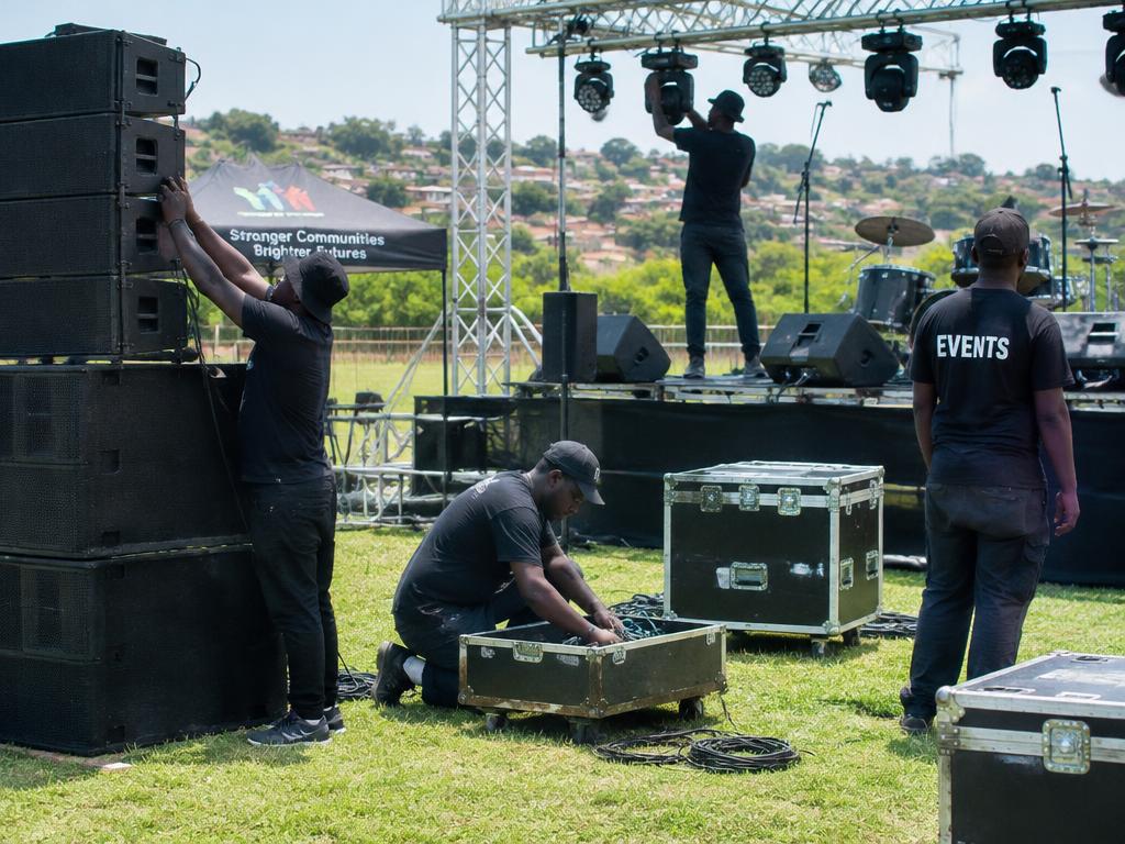 Preparing the stage